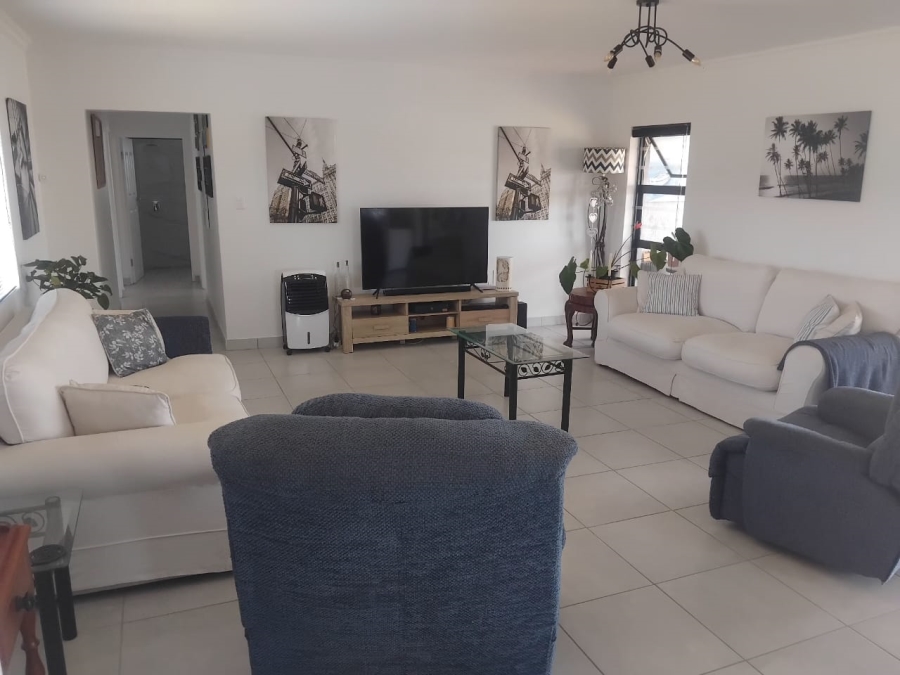 3 Bedroom Property for Sale in Wavecrest Eastern Cape